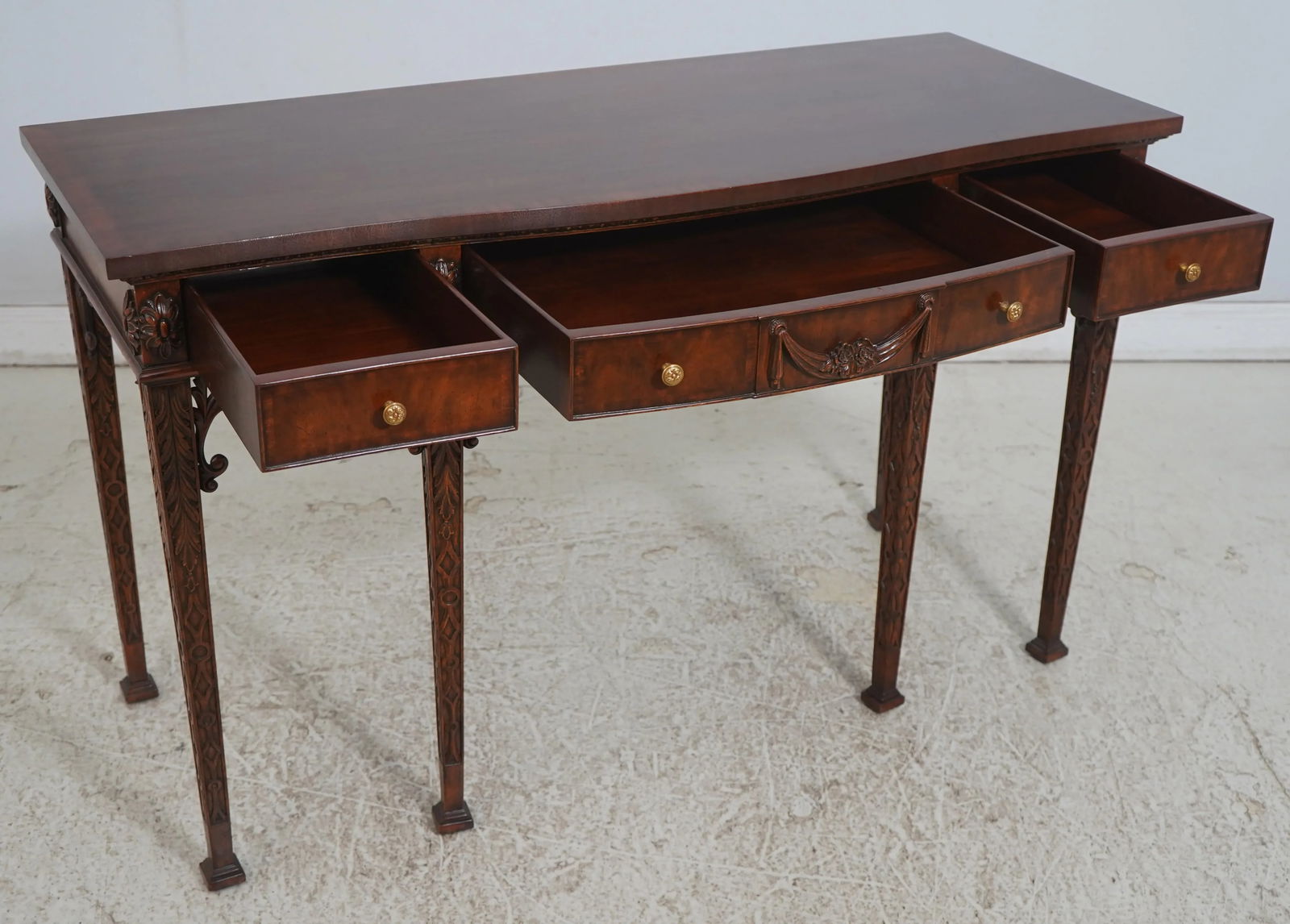 Maitland Smith Chippendale 3 Drawer Mahogany Console Server: Maitland Smith Chippendale 3 Drawer Mahogany Console Server This elegant Maitland Smith Chippendale Style Server Console is a stunning addition to any home. Crafted from high-quality mahogany, this pi