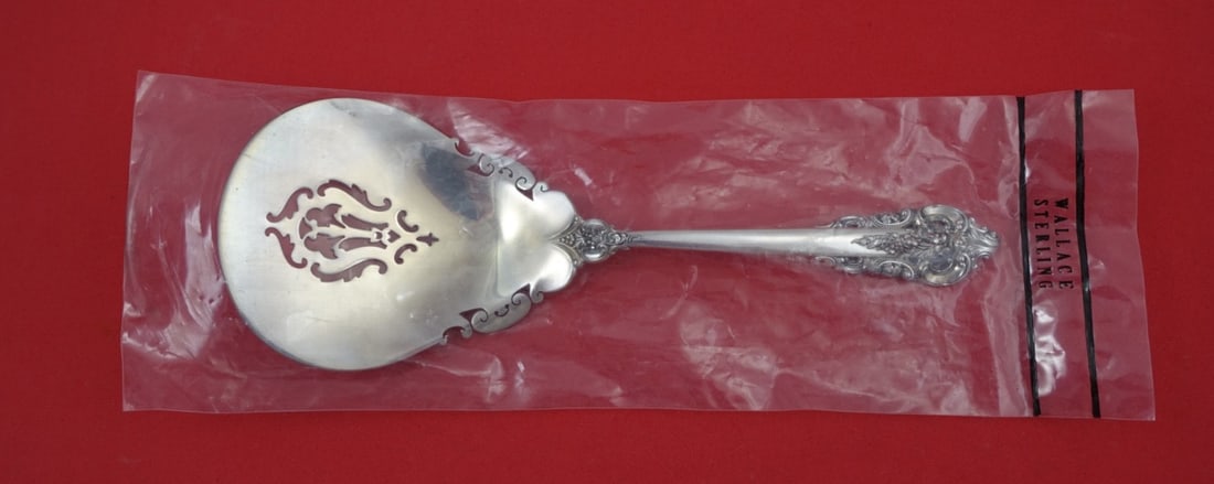 Sterling Silver Tomato Server Grande Baroque Pattern 8 1/8 Inch: Sterling Silver Tomato Server Grande Baroque Pattern 8 1/8 Inch This Wallace Grande Baroque tomato server is crafted from sterling silver and features a factory sleeve. The piece measures 8 1/8 inches