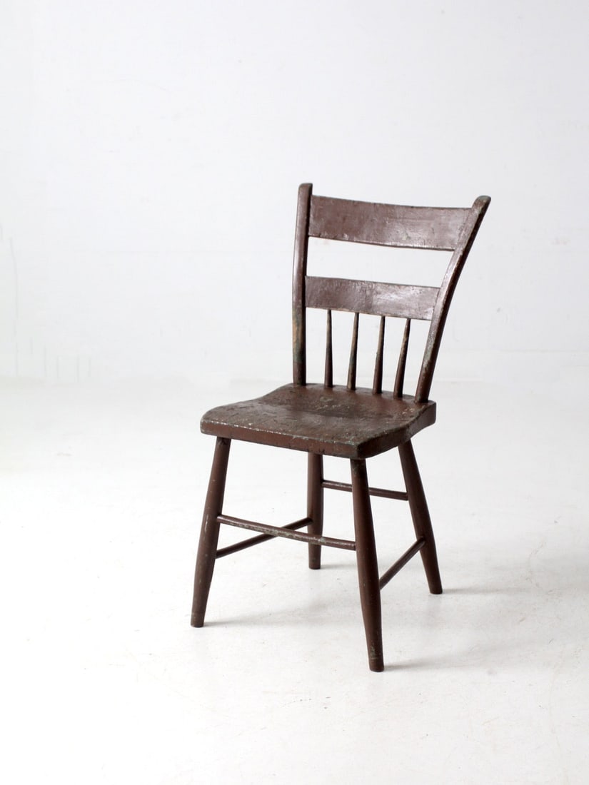 Late 1800s Antique Primitive Wood Chair with Plank Seat: Late 1800s Antique Primitive Wood Chair with Plank Seat Discover a charming piece of history with this Antique Primitive Plank Seat Chair, dating back to the late 1800s. This rustic wooden chair showc