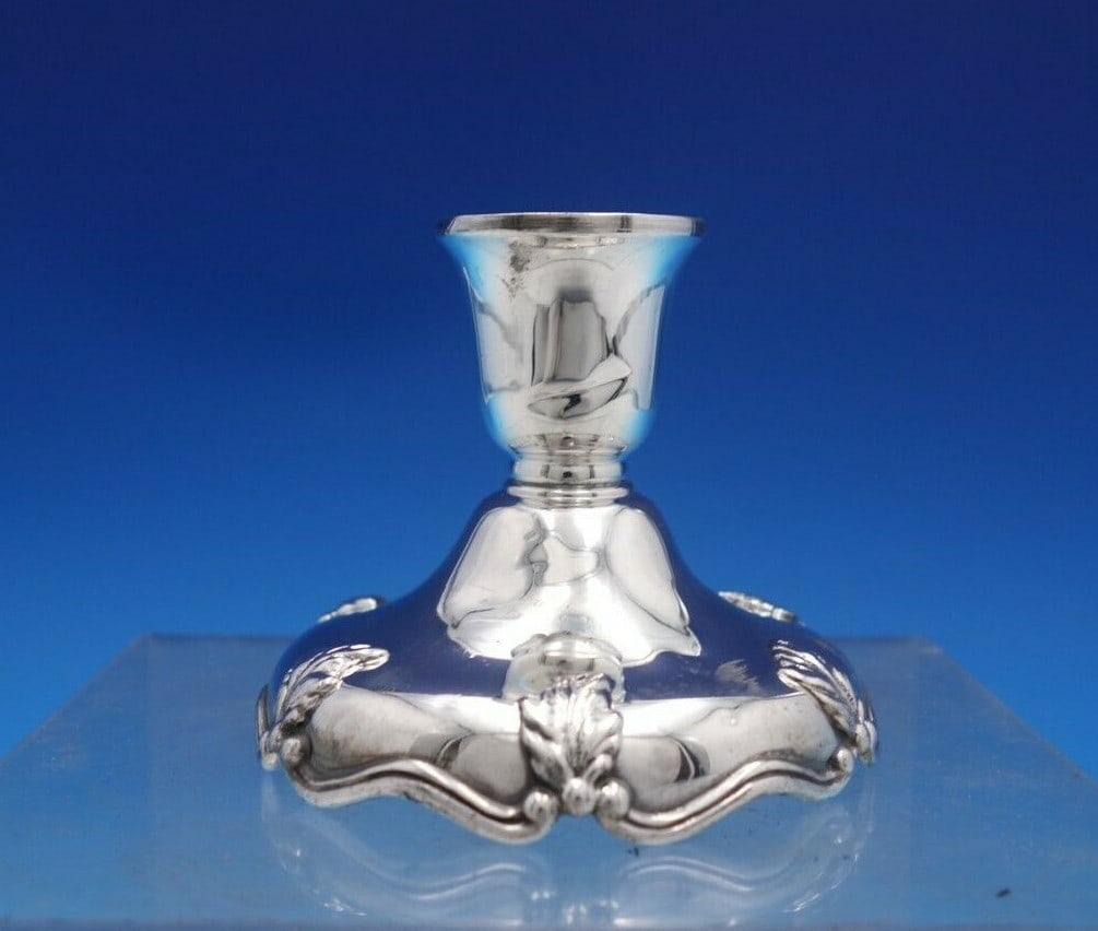 Japanese .950 Sterling Silver Leaf Design Candlestick: Japanese .950 Sterling Silver Leaf Design Candlestick This exquisite Japanese candlestick is crafted from .950 sterling silver, showcasing a beautiful leaf design with a hammered finish. Measuring 2 1