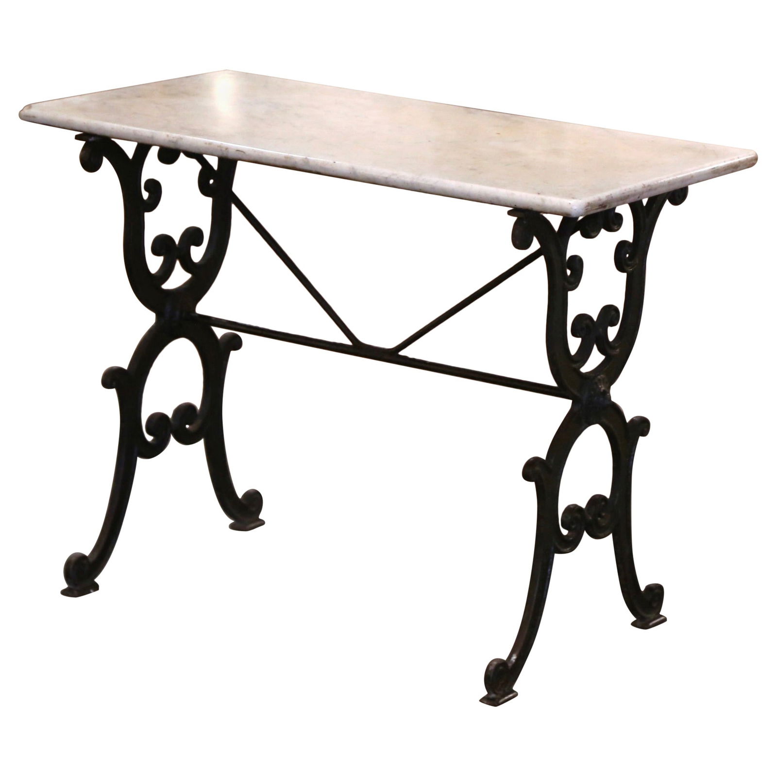 Antique 19th Century Louis XV Green Iron Bistrot Table with Marble Top: Antique 19th Century Louis XV Green Iron Bistrot Table with Marble Top This exquisite 19th Century French bistrot table, crafted circa 1880, showcases the elegance of Louis XV style. The table feature
