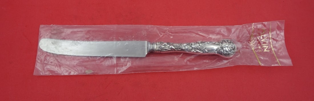 Alvin Bridal Rose Sterling Silver Dinner Knife Old French 9 5/8": Alvin Bridal Rose Sterling Silver Dinner Knife Old French 9 5/8" Experience elegance with the Bridal Rose dinner knife by Alvin, crafted from high-quality sterling silver. This exquisite piece feature