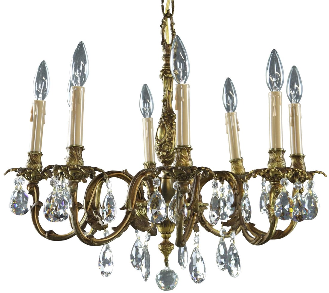 Vintage Rococo Style 8-Light Antique Brass Chandelier 1950: Vintage Rococo Style 8-Light Antique Brass Chandelier 1950 This exquisite Vintage French Elegance Brass Chandelier showcases the timeless Rococo style, featuring a stunning antique brass finish that b