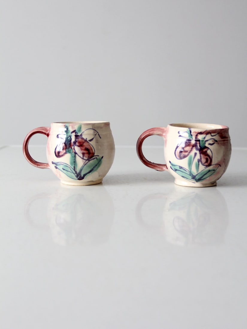 Charming Vintage Studio Pottery Mugs Floral Design Pair (1 of 11)