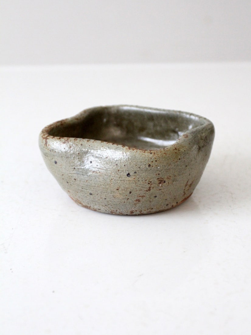 Handcrafted Vintage Studio Pottery Bowl with Scalloped Rim (1 of 11)