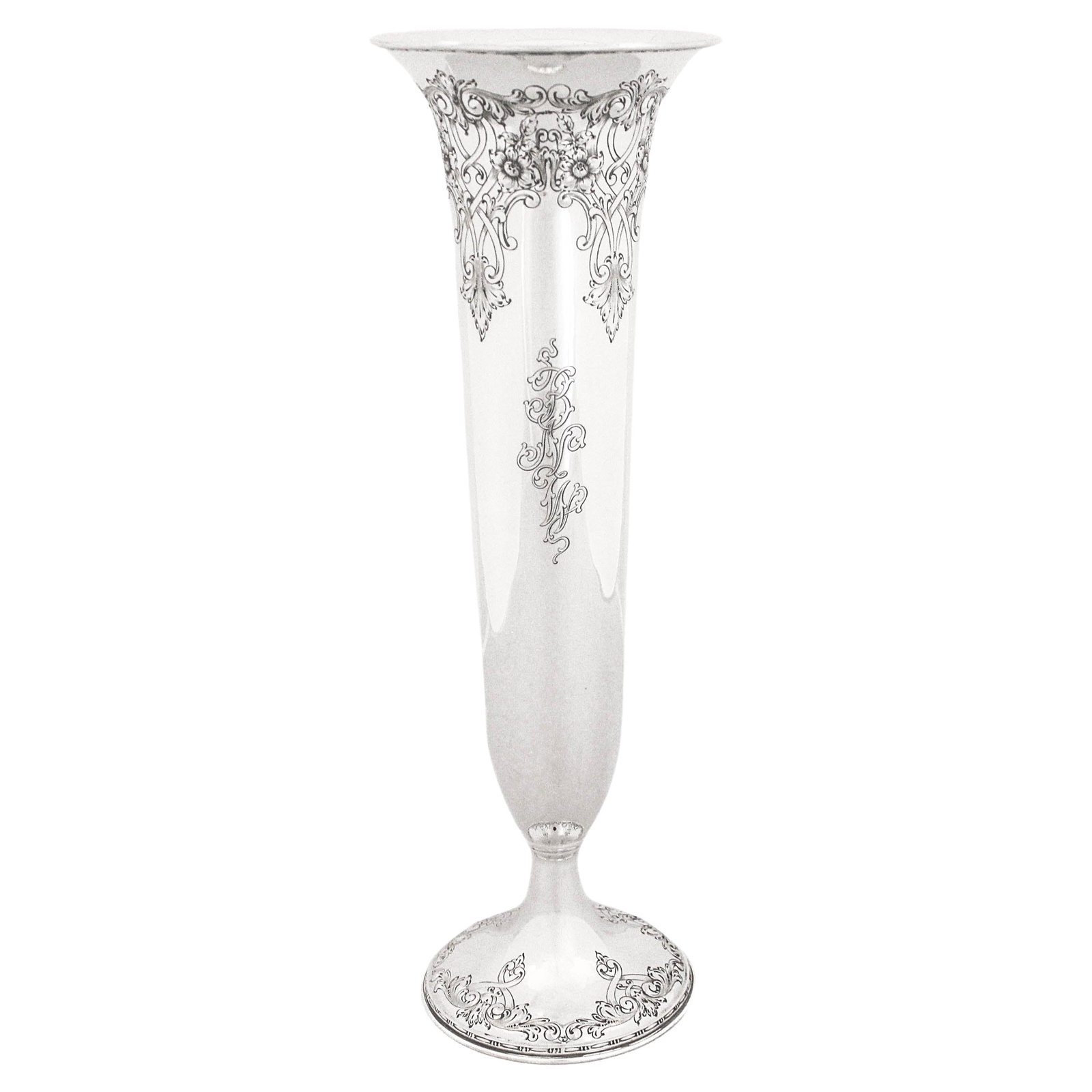 Baltimore Silver Company Sterling Silver Trumpet Vase 16in: Baltimore Silver Company Sterling Silver Trumpet Vase 16in Enhance your decor with this exquisite sterling silver trumpet vase, a true testament to craftsmanship from the Baltimore Silver Company. Sta