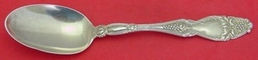 International Sterling Cloeta Serving Spoon 8 1/8 Inch: International Sterling Cloeta Serving Spoon 8 1/8 Inch This exquisite serving spoon is a stunning piece from the Cloeta pattern by International Sterling. Crafted from high-quality sterling silver, th