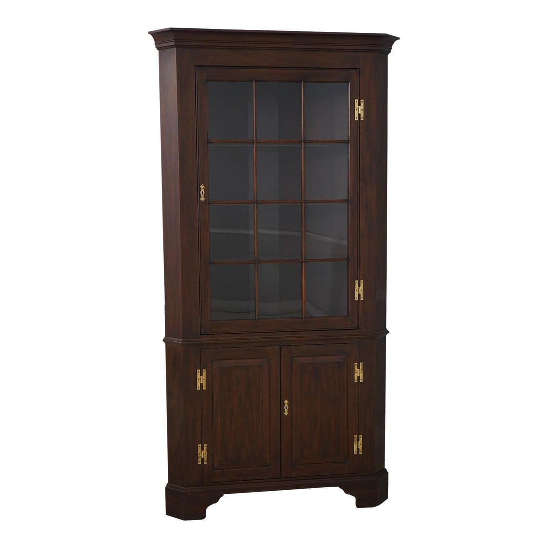 Henkel Harris Mahogany Corner China Cabinet Model 1114 Traditional Design: Henkel Harris Mahogany Corner China Cabinet Model 1114 Traditional Design Discover this exquisite Henkel Harris Mahogany Corner China Cabinet, crafted around 1976. This large and impressive piece feat