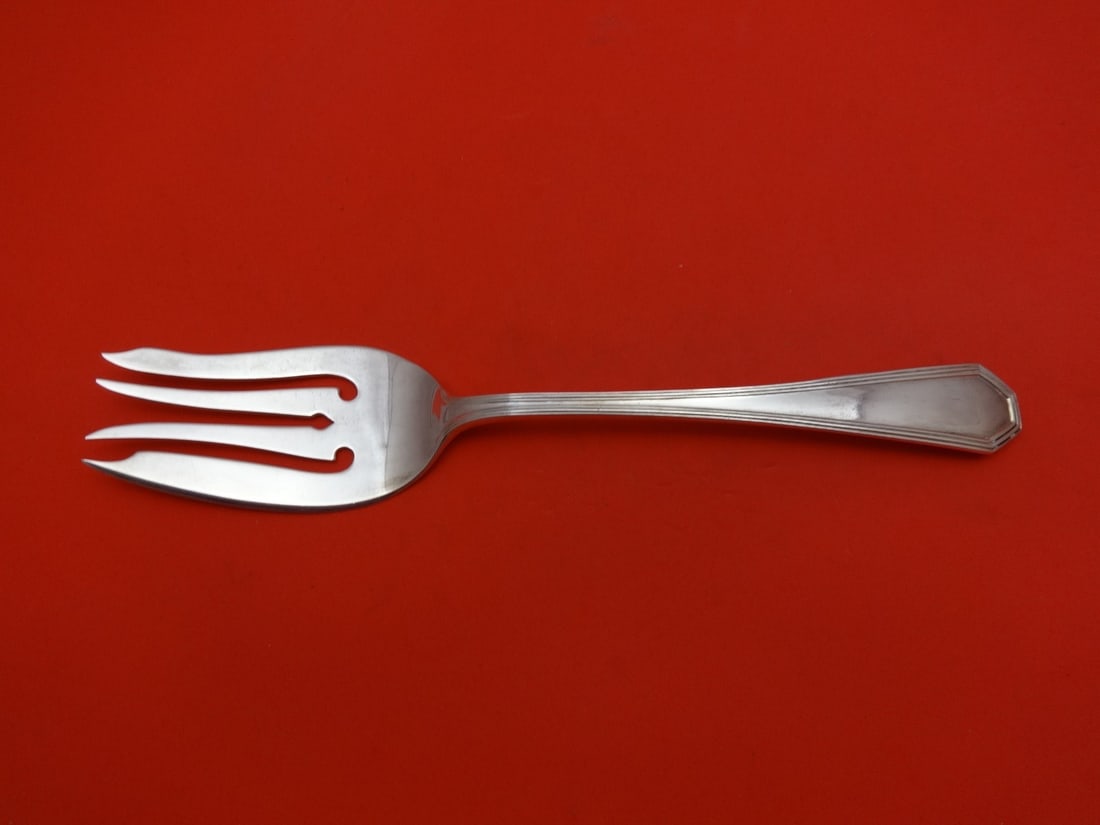 Dominick and Haff Queen Anne Plain Sterling Silver Cold Meat Fork 8.5": Dominick and Haff Queen Anne Plain Sterling Silver Cold Meat Fork 8.5" This exquisite Queen Anne Plain cold meat fork is crafted from sterling silver by Dominick & Haff, featuring a classic design tha