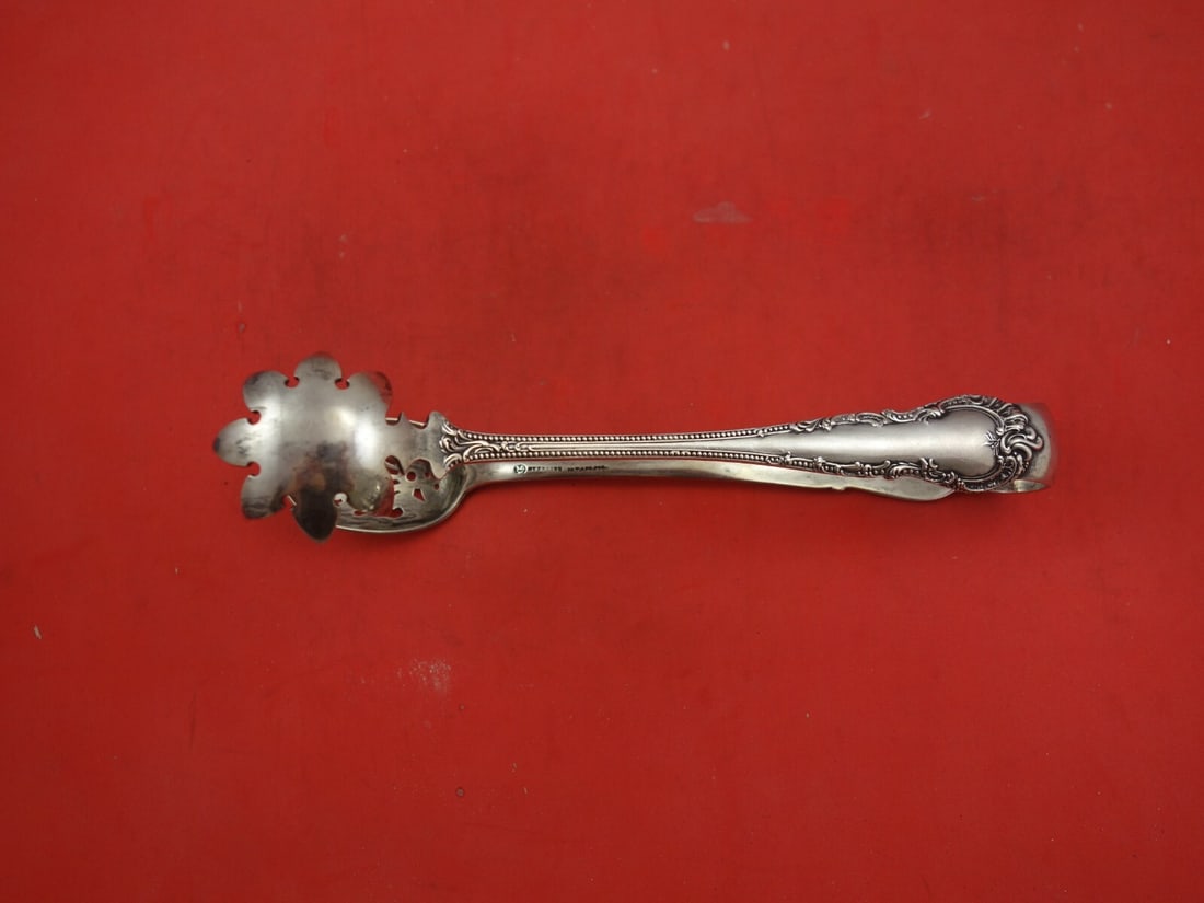 Durgin Cromwell Sterling Silver Ice Tong 7 7/8 Vintage Serving Piece: Durgin Cromwell Sterling Silver Ice Tong 7 7/8 Vintage Serving Piece This vintage ice tong from the Cromwell pattern by Durgin is a stunning example of 19th-century craftsmanship, made from high-quali