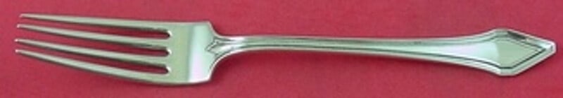 Gorham Clermont Sterling Silver Dinner Fork Heirloom 7 3/4": Gorham Clermont Sterling Silver Dinner Fork Heirloom 7 3/4" This elegant dinner fork from the Clermont pattern by Gorham is crafted from high-quality sterling silver. Measuring 7 3/4 inches, this heir