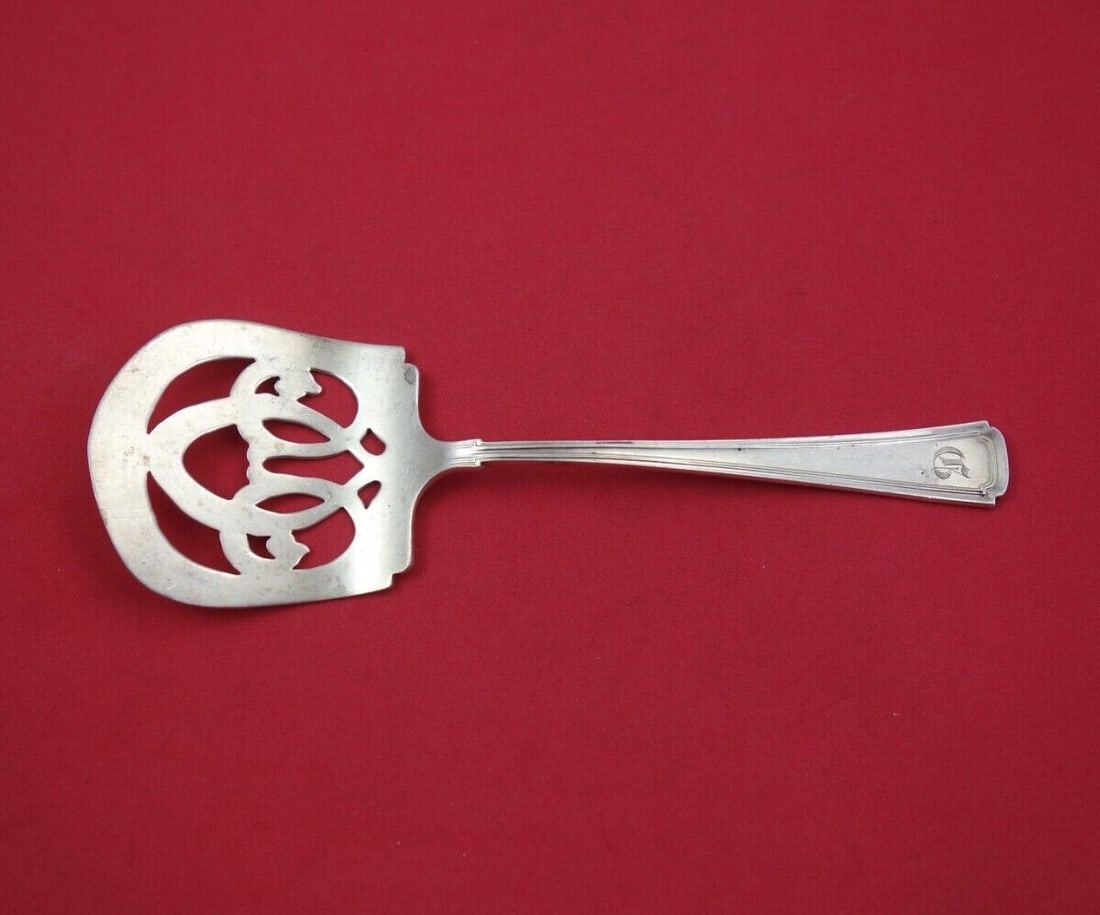 Whiting Livingston Sterling Silver Tomato Server 7 1/4 Inch Monogrammed: Whiting Livingston Sterling Silver Tomato Server 7 1/4 Inch Monogrammed This exquisite tomato server is part of the Livingston pattern by Whiting, crafted from high-quality sterling silver. Measuring