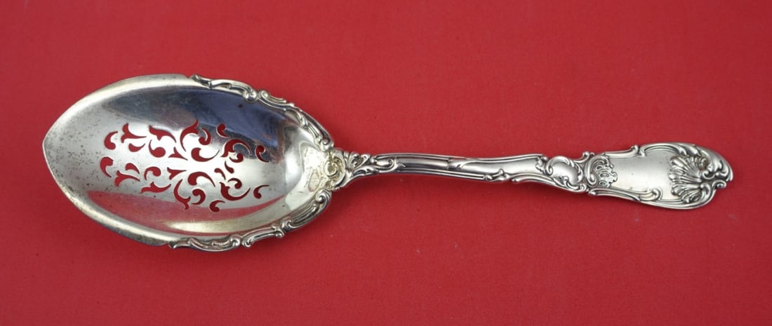 Gorham Hanover Sterling Silver Ice Spoon 8 5/8 Inch Serving Piece: Gorham Hanover Sterling Silver Ice Spoon 8 5/8 Inch Serving Piece This exquisite Hanover ice spoon by Gorham is crafted from high-quality sterling silver, showcasing elegant craftsmanship in the renow