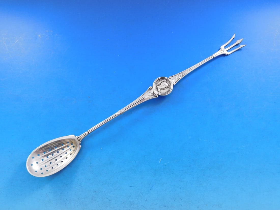 Gorham Medallion Sterling Silver Spoon and Fork Set with Gold Wash: Gorham Medallion Sterling Silver Spoon and Fork Set with Gold Wash This exquisite olive spoon and fork set by Gorham showcases the elegant Medallion pattern, crafted from high-quality sterling silver.