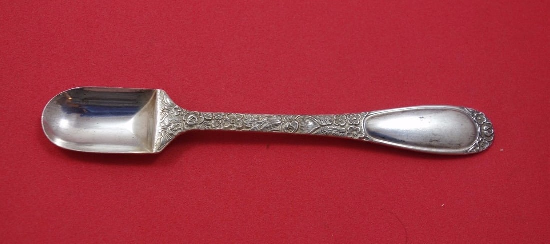 Stieff Rose Sterling Silver Medicine Spoon 5.5 Inch Vintage: Stieff Rose Sterling Silver Medicine Spoon 5.5 Inch Vintage This exquisite medicine spoon features the elegant Rose pattern by Stieff, crafted from high-quality sterling silver. Measuring 5 1/2 inches