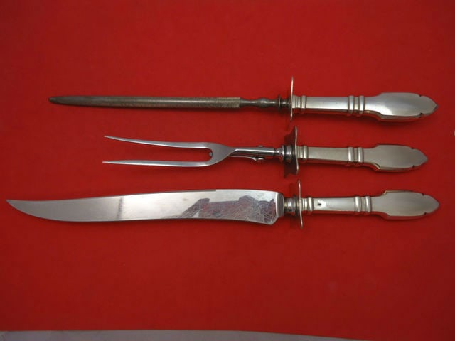 Graff W & D Robert Bruce Sterling Silver 3 Piece Carving Set: Graff W & D Robert Bruce Sterling Silver 3 Piece Carving Set This exquisite 3-piece roast carving set features the distinguished Robert Bruce pattern by Graff W & D. Crafted from sterling silver with