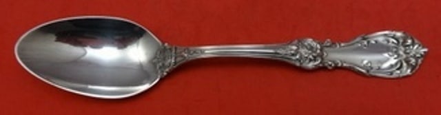 Reed and Barton Burgundy Sterling Silver Large Soup Spoon 7 3/8: Reed and Barton Burgundy Sterling Silver Large Soup Spoon 7 3/8 This exquisite large place soup spoon from Reed and Barton features the elegant Burgundy pattern, showcasing the timeless beauty of ster