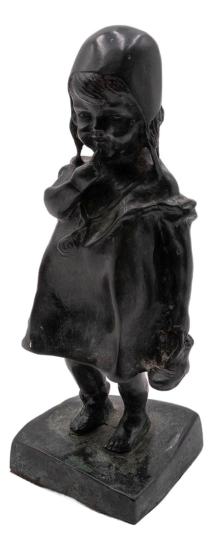 Maitland Smith Art Nouveau Bronze Statue Paperweight Girl with Shoe: Maitland Smith Art Nouveau Bronze Statue Paperweight Girl with Shoe This exquisite Maitland Smith bronze statue captures the elegance of Art Nouveau with its depiction of a young girl holding a shoe.