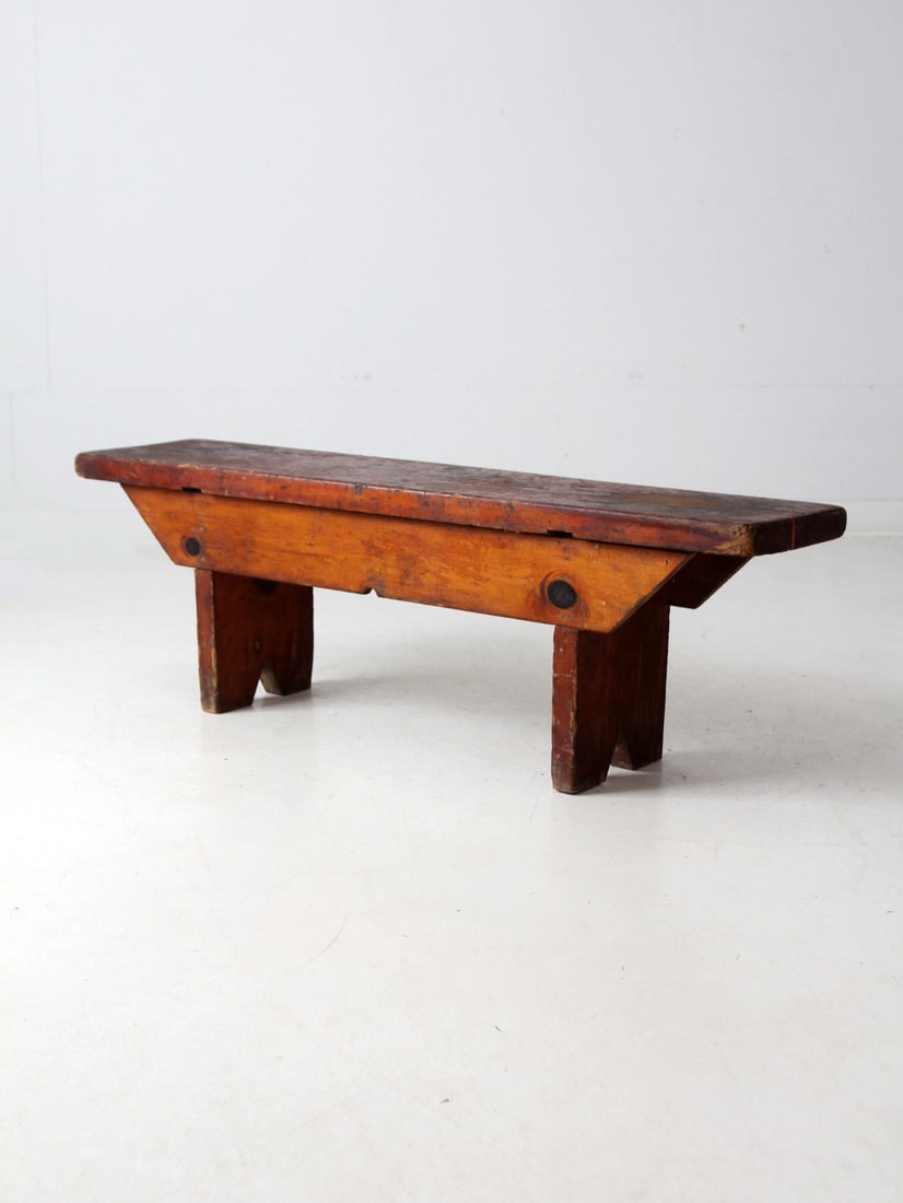 Early 20th Century Douglas Fir Primitive Farmhouse Bench: Early 20th Century Douglas Fir Primitive Farmhouse Bench This early 20th century primitive farmhouse bench showcases a grounded and utilitarian design, complete with notched ends and exposed joinery.