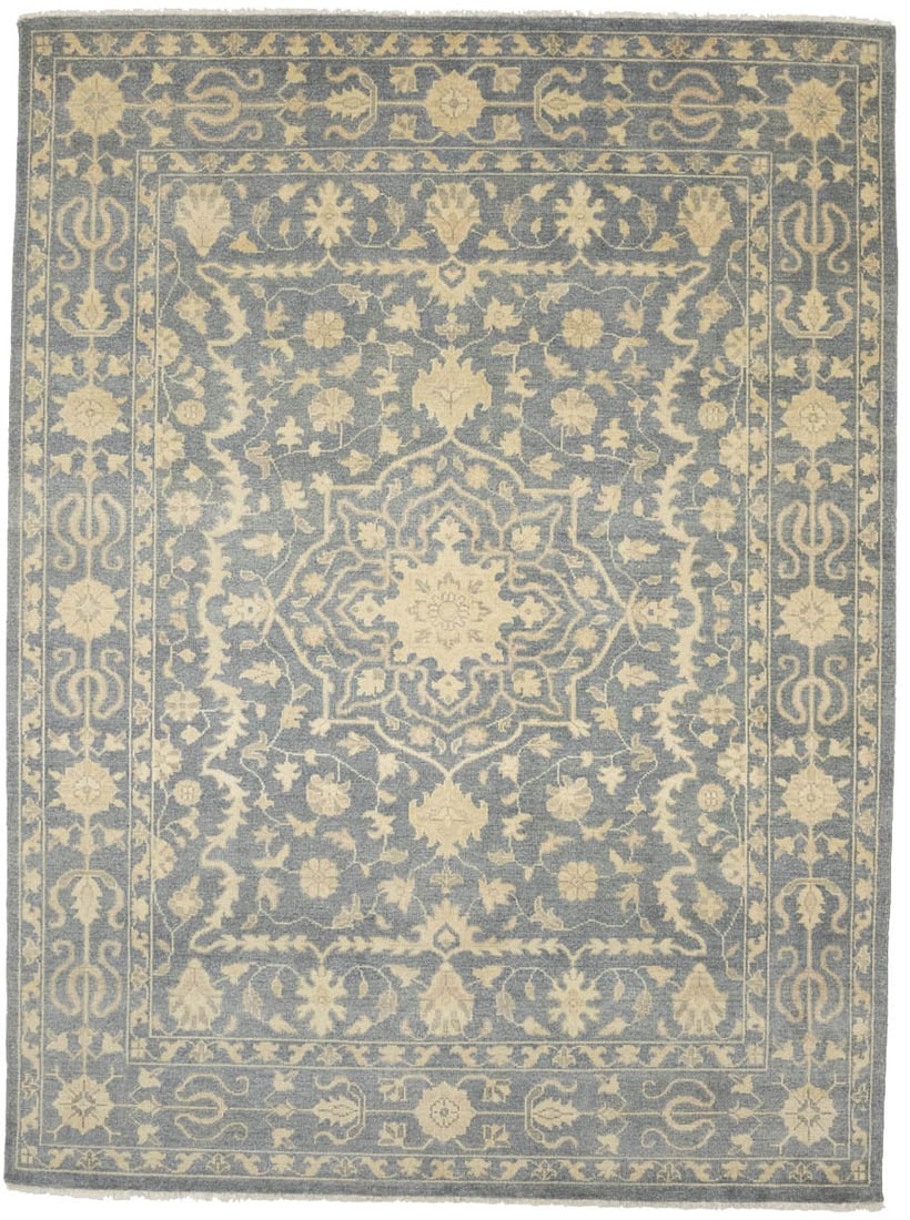 Hand-Knotted 9x12 ft Floral Gray Wool Area Rug: Hand-Knotted 9x12 ft Floral Gray Wool Area Rug Enhance your living space with this stunning hand-knotted oriental rug, featuring a floral design in muted colors like grey, ivory, beige, and soft taupe