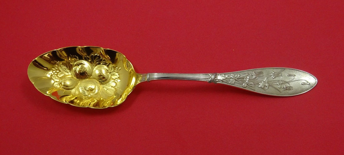 Whiting Honeysuckle Sterling Silver Berry Spoon Gold Wash 8.5": Whiting Honeysuckle Sterling Silver Berry Spoon Gold Wash 8.5" This exquisite 8 1/2" berry spoon features the "Honeysuckle" pattern, crafted by Whiting in sterling silver with a gold wash finish. Dati