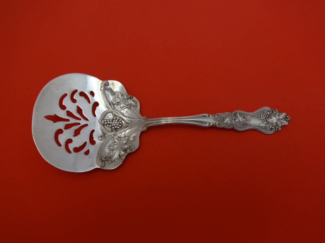 Moselle Silverplate Tomato Server 7.75 by International Silver: Moselle Silverplate Tomato Server 7.75 by International Silver This elegant tomato server is part of the Moselle pattern by International Silver, featuring a beautiful silverplate composition. Measuri