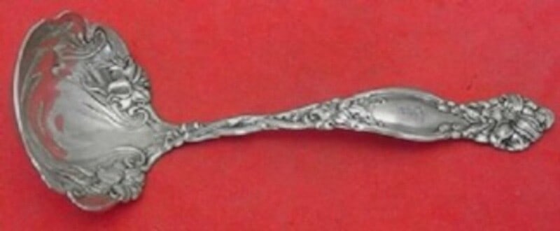 International Frontenac Sterling Silver Sauce Ladle 5 1/4 inch: International Frontenac Sterling Silver Sauce Ladle 5 1/4 inch Presenting the Frontenac Sauce Ladle crafted by International Sterling Silver. This exquisite ladle measures 5 1/4 inches in length and s