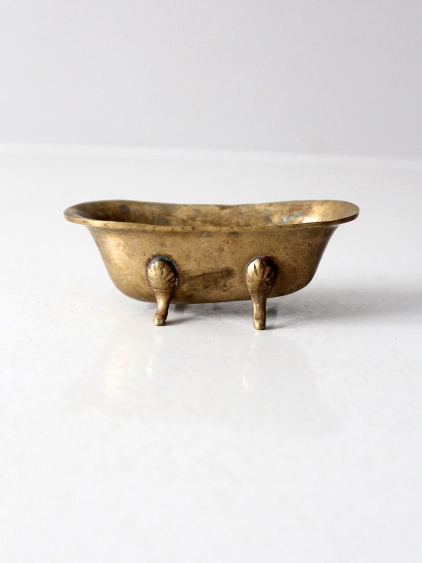 Vintage Brass Claw Foot Bathtub Soap Dish Desk Valet: Vintage Brass Claw Foot Bathtub Soap Dish Desk Valet This charming vintage brass soap dish is designed in the shape of a claw foot bathtub, offering a unique touch to your decor. It serves not only as