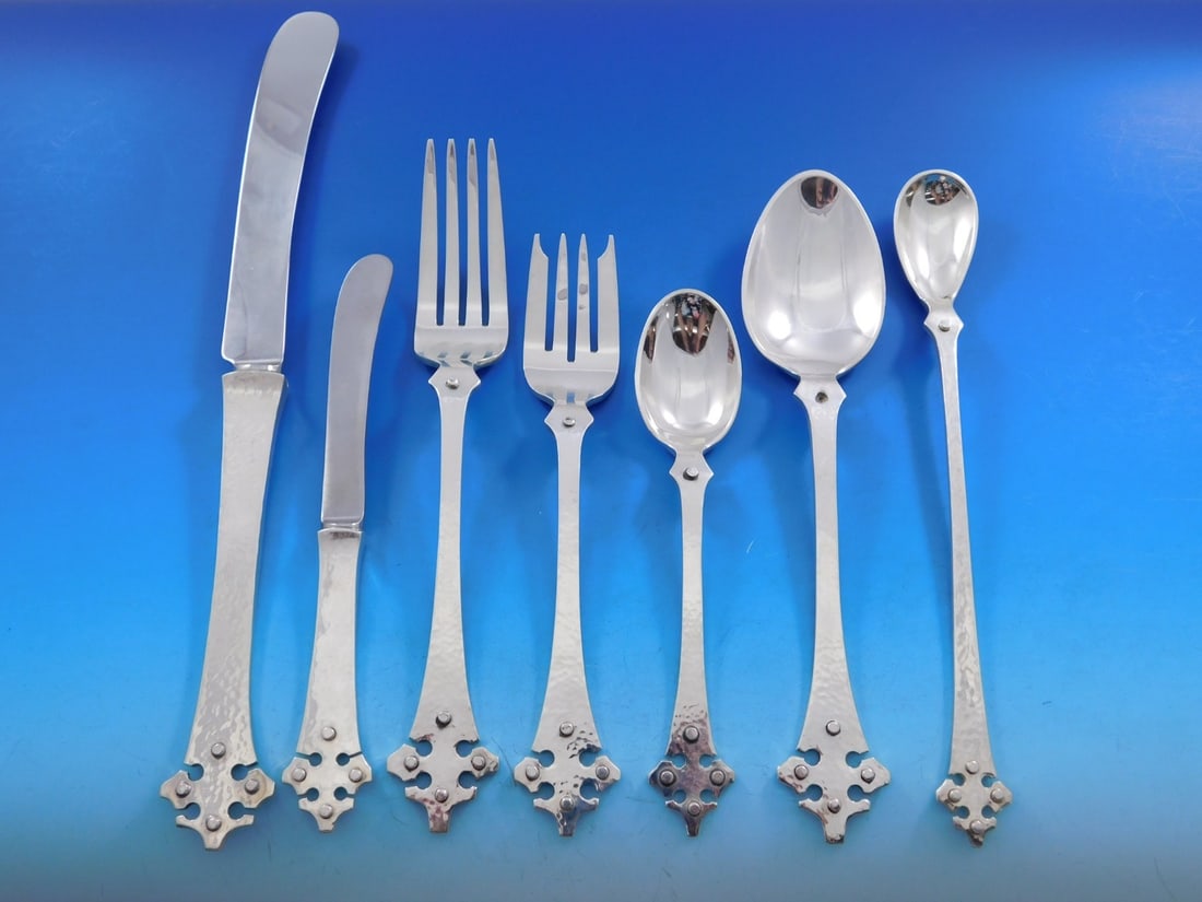 Old Newbury Crafters Crusader Sterling Silver Flatware Set 81 pcs for 12: Old Newbury Crafters Crusader Sterling Silver Flatware Set 81 pcs for 12 Experience the exquisite craftsmanship of the Crusader Sterling Silver Flatware Set by Old Newbury Crafters, a remarkable colle