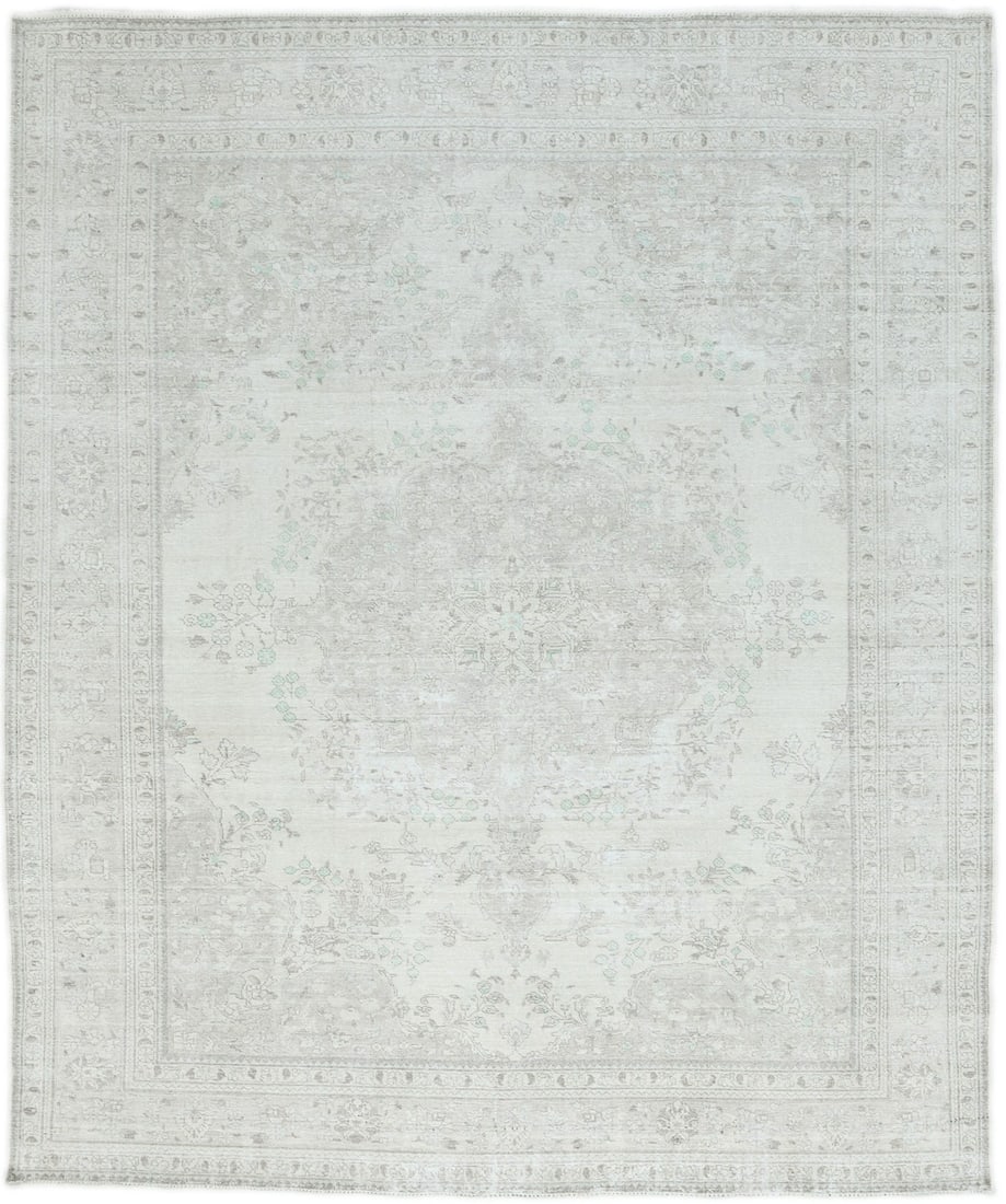Hand-Knotted Wool Area Rug 9'8 x 12'4 Vintage Floral Western Asia: Hand-Knotted Wool Area Rug 9'8 x 12'4 Vintage Floral Western Asia Enhance your living space with this antique handmade Oriental rug, featuring a muted floral pattern in a beautiful blend of beige and