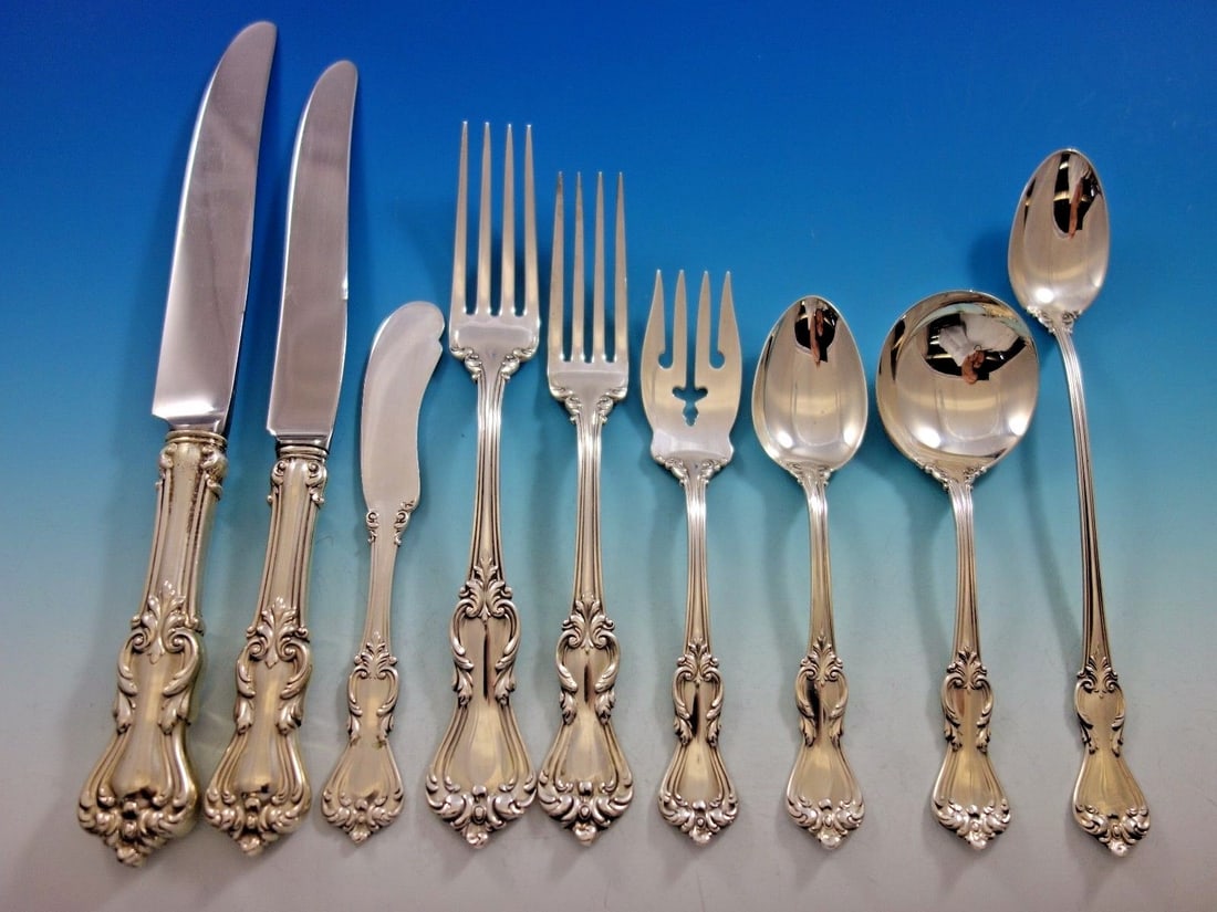Reed & Barton Marlborough Sterling Silver Flatware Set 115 Pieces Dinner Service: Reed & Barton Marlborough Sterling Silver Flatware Set 115 Pieces Dinner Service Presenting a stunning Marlborough flatware set crafted by Reed & Barton, dating from 1900 to 1940. This monumental coll