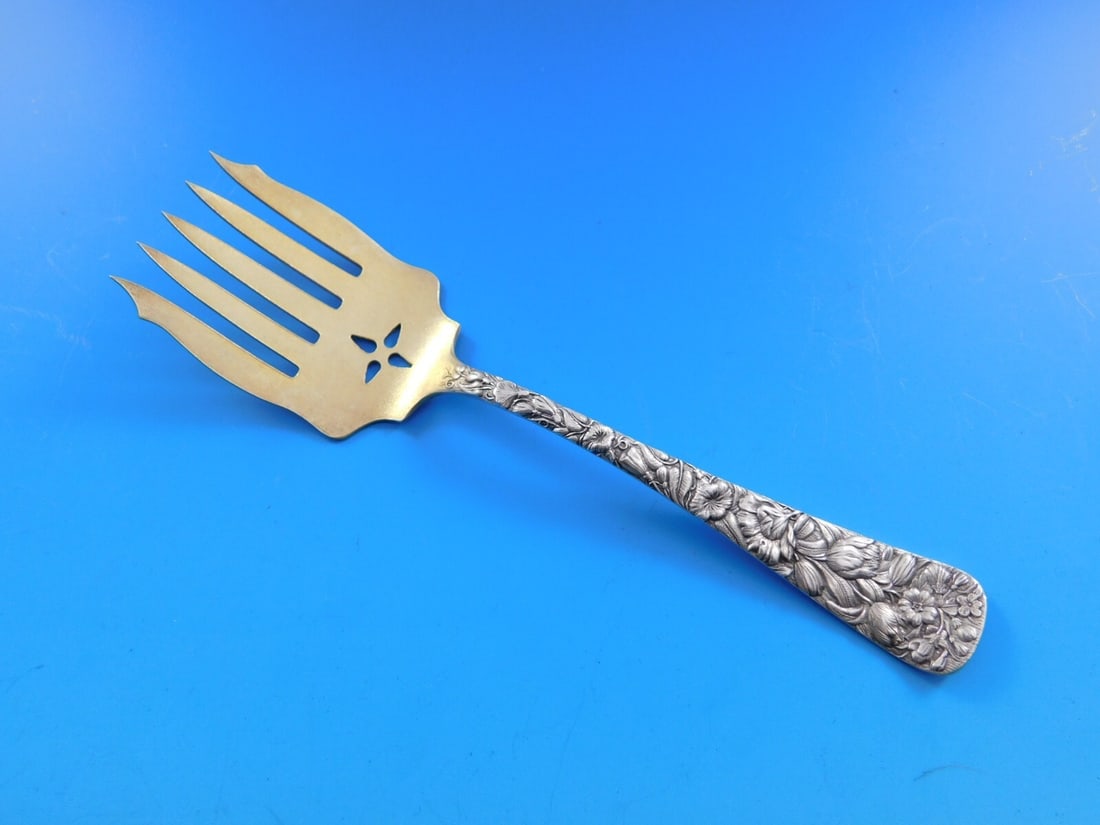 Towle Arlington Gold Washed Sterling Silver Sardine Fork 5 7/8": Towle Arlington Gold Washed Sterling Silver Sardine Fork 5 7/8" This elegant sardine fork is part of the Arlington pattern by Towle, crafted from sterling silver with a beautiful gold wash finish. Mea
