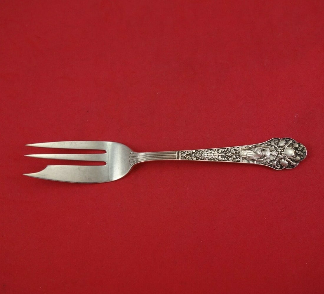Gorham Medici Old Sterling Silver 3-Tine Fish Fork 7 Inch: Gorham Medici Old Sterling Silver 3-Tine Fish Fork 7 Inch This exquisite 7" fish fork features a 3-tine design and a convenient notch, crafted from high-quality sterling silver. The fork showcases the