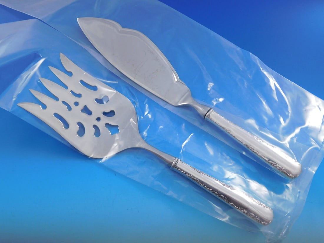 Gorham Camellia Sterling Silver Fish Serving Set 2 Piece Custom Made: Gorham Camellia Sterling Silver Fish Serving Set 2 Piece Custom Made Enhance your dining experience with the exquisite Camellia by Gorham Sterling Silver Fish Serving Set, a custom-made two-piece set