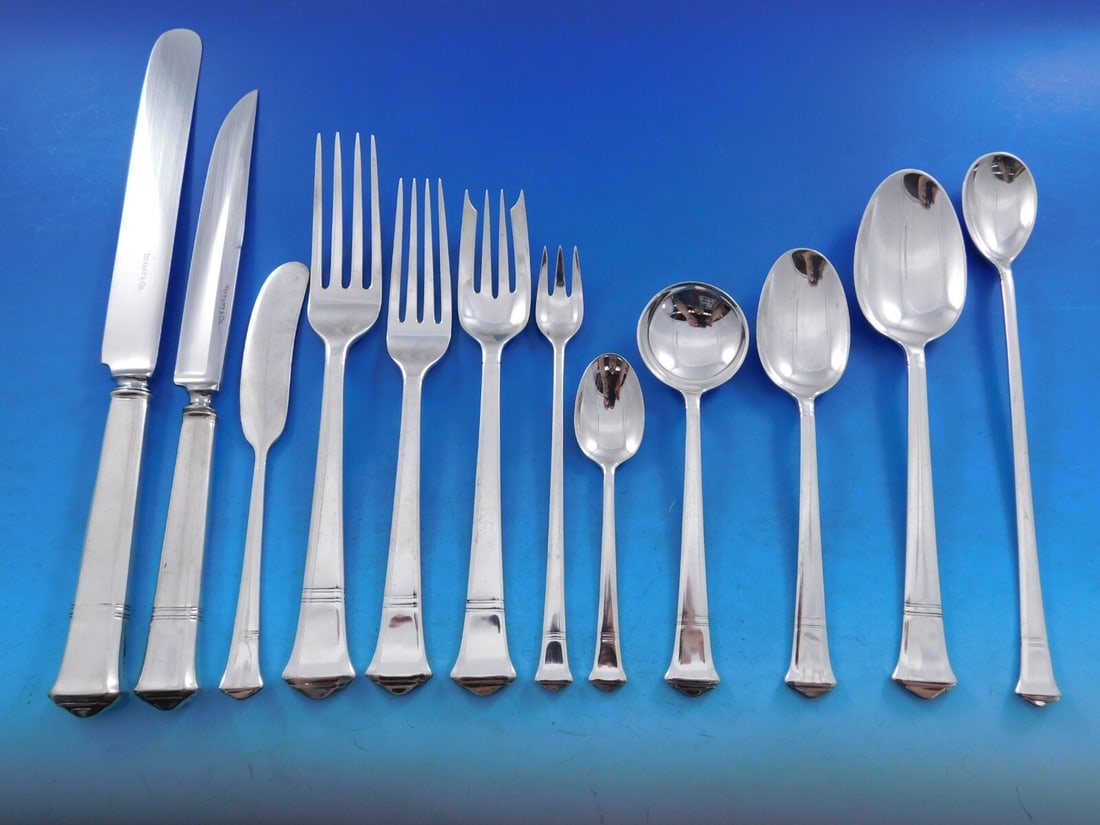 Tiffany & Co Windham Sterling Silver Flatware Set 274 pcs Art Deco: Tiffany & Co Windham Sterling Silver Flatware Set 274 pcs Art Deco Discover the elegance of the Windham pattern by Tiffany & Co., a stunning sterling silver flatware service set comprising 274 pieces.