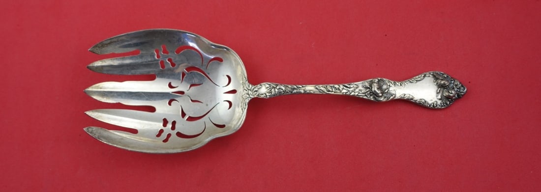 Reed & Barton Les Cinq Fleurs Sterling Silver 5-Tine Serving Fork: Reed & Barton Les Cinq Fleurs Sterling Silver 5-Tine Serving Fork This exquisite sterling silver vegetable serving fork features the elegant Les Cinq Fleurs pattern by Reed & Barton. The fork is desig