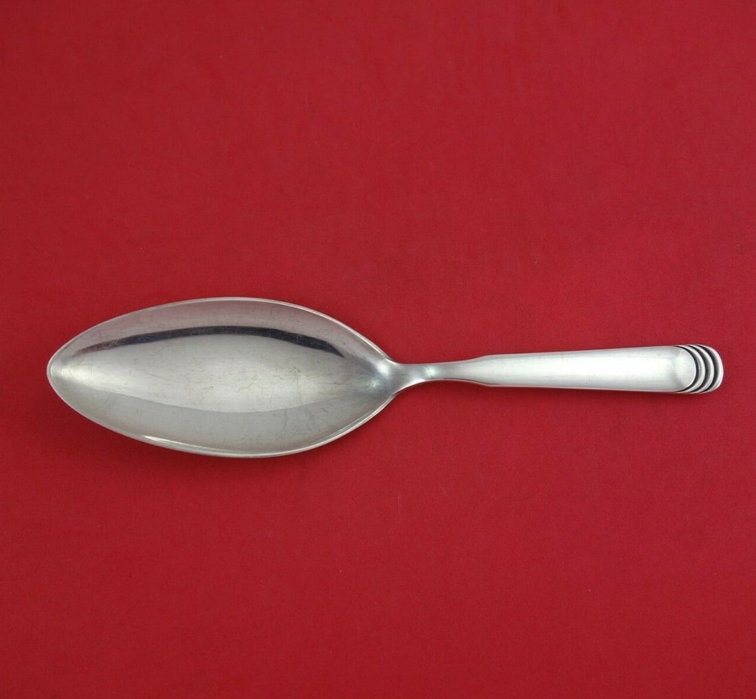 Hans Hansen Ripple Arvesolv #15 Sterling Silver Ice Cream Server 8 7/8": Hans Hansen Ripple Arvesolv #15 Sterling Silver Ice Cream Server 8 7/8" This exquisite ice cream server, designed by Hans Hansen, features the elegant Ripple pattern, also known as Arvesolv #15. Craft