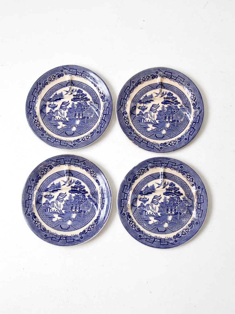Set of 4 Vintage Allertons Blue Willow Divided Plates 11 Inch: Set of 4 Vintage Allertons Blue Willow Divided Plates 11 Inch This exquisite set of four vintage Allertons Blue Willow divided plates, crafted between 1929 and 1942, features the classic blue willow p