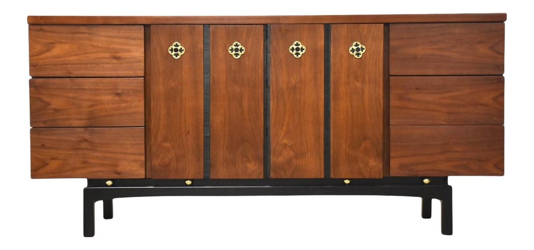Mid-Century Modern Walnut Dresser by Hooker with Brass Hardware: Mid-Century Modern Walnut Dresser by Hooker with Brass Hardware This exquisite mid-century modern dresser showcases a rich walnut finish, expertly crafted by Hooker. The dresser features sleek black l