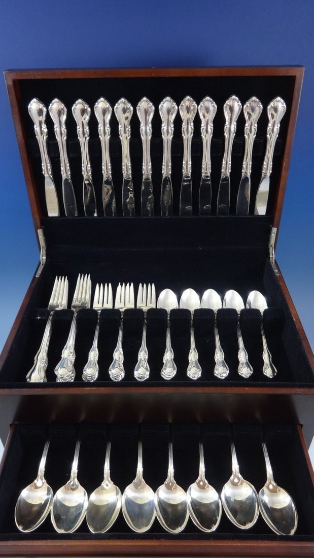 Reed & Barton Hampton Court Sterling Silver Flatware Set 60 Pieces for 12: Reed & Barton Hampton Court Sterling Silver Flatware Set 60 Pieces for 12 This stunning Hampton Court flatware set by Reed & Barton combines elegance and functionality, perfect for any dining occasion