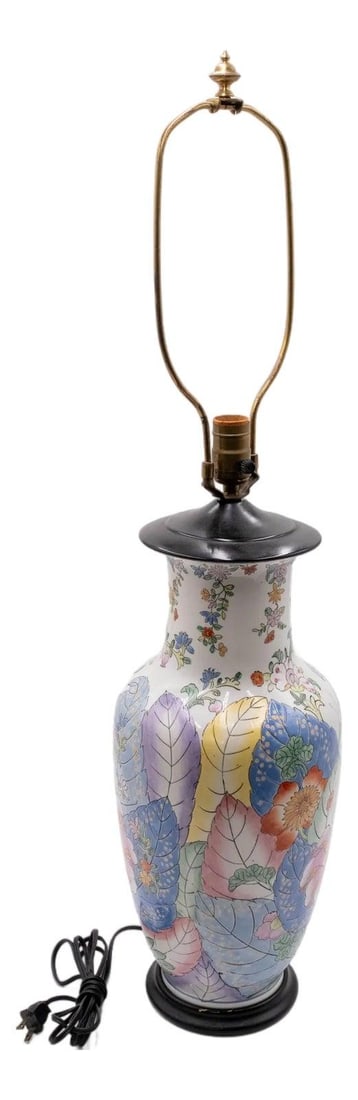 Mid Century Chinoiserie Tobacco Leaf Ceramic Table Lamp: Mid Century Chinoiserie Tobacco Leaf Ceramic Table Lamp This stunning Mid Century Chinoiserie Tobacco Leaf Table Lamp features a beautifully glazed floral and leaf pattern, showcasing the elegance of