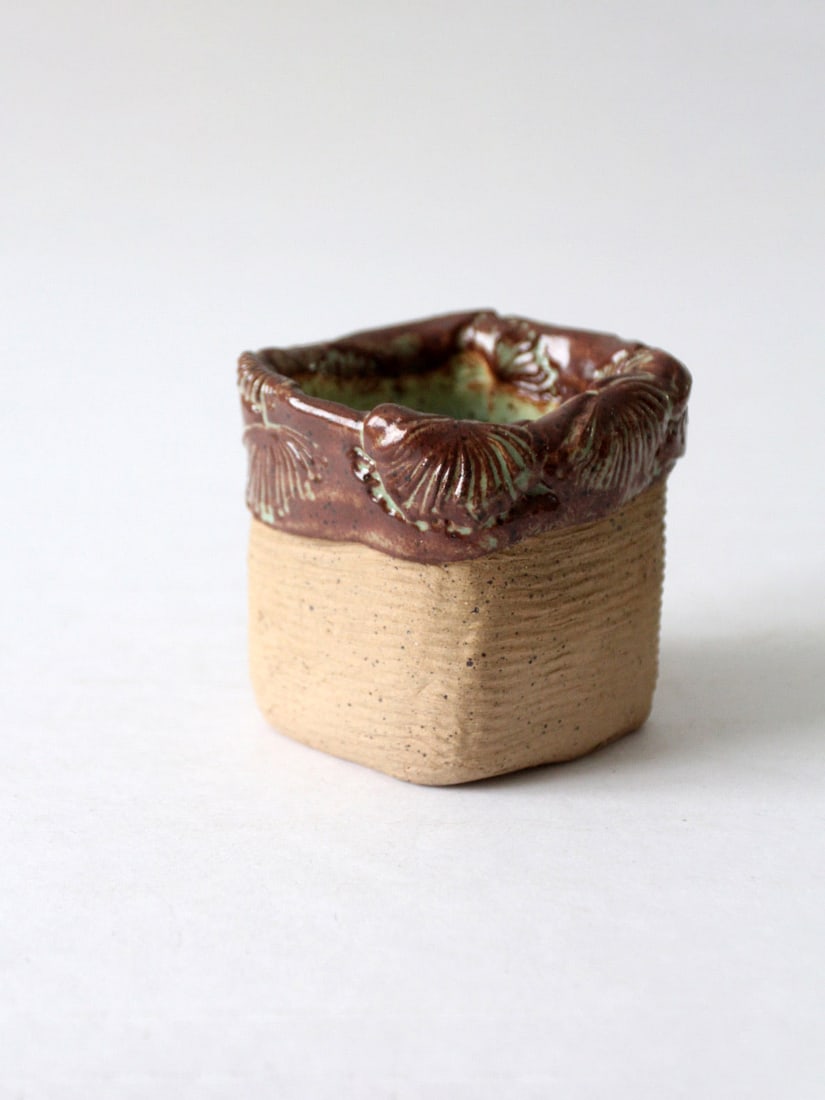 Vintage Handmade Studio Pottery Slab Vase Signed 3x3: Vintage Handmade Studio Pottery Slab Vase Signed 3x3 This exquisite vintage handmade studio pottery vase showcases a unique slab-built construction with a beautifully textured, earthy surface. The org