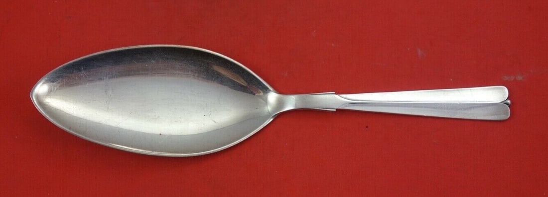 Hans Hansen Sterling Silver Fish Server 9 Inch Serving Piece: Hans Hansen Sterling Silver Fish Server 9 Inch Serving Piece This exquisite fish server by Hans Hansen is crafted from high-quality sterling silver, showcasing the renowned Danish design aesthetic. Me