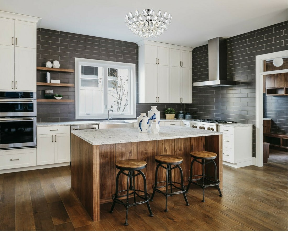 Emilia 5-Light Chrome and Clear Crystal Flush Mount Chandelier: Emilia 5-Light Chrome and Clear Crystal Flush Mount Chandelier Illuminate your space with the elegant Emilia 5-Light Flush Mount Chandelier. This stunning fixture features a polished chrome finish com