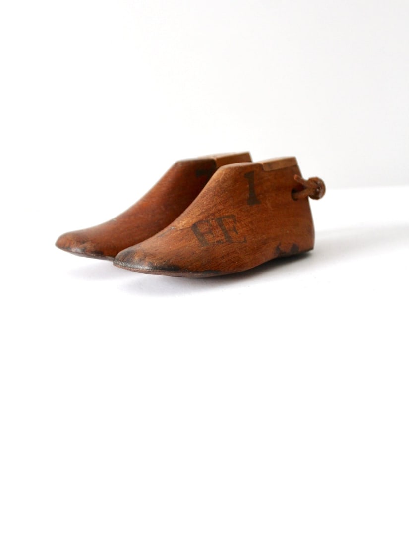 Antique Wooden Children's Shoe Forms with Metal Bases (1 of 9)