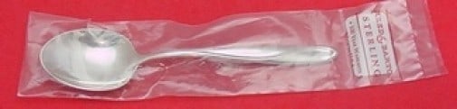 Reed & Barton Sterling Silver Sculpture Place Soup Spoon 6 5/8" New: Reed & Barton Sterling Silver Sculpture Place Soup Spoon 6 5/8" New Discover a stunning sterling silver place soup spoon from the renowned Reed & Barton, part of their Silver Sculpture pattern. This e