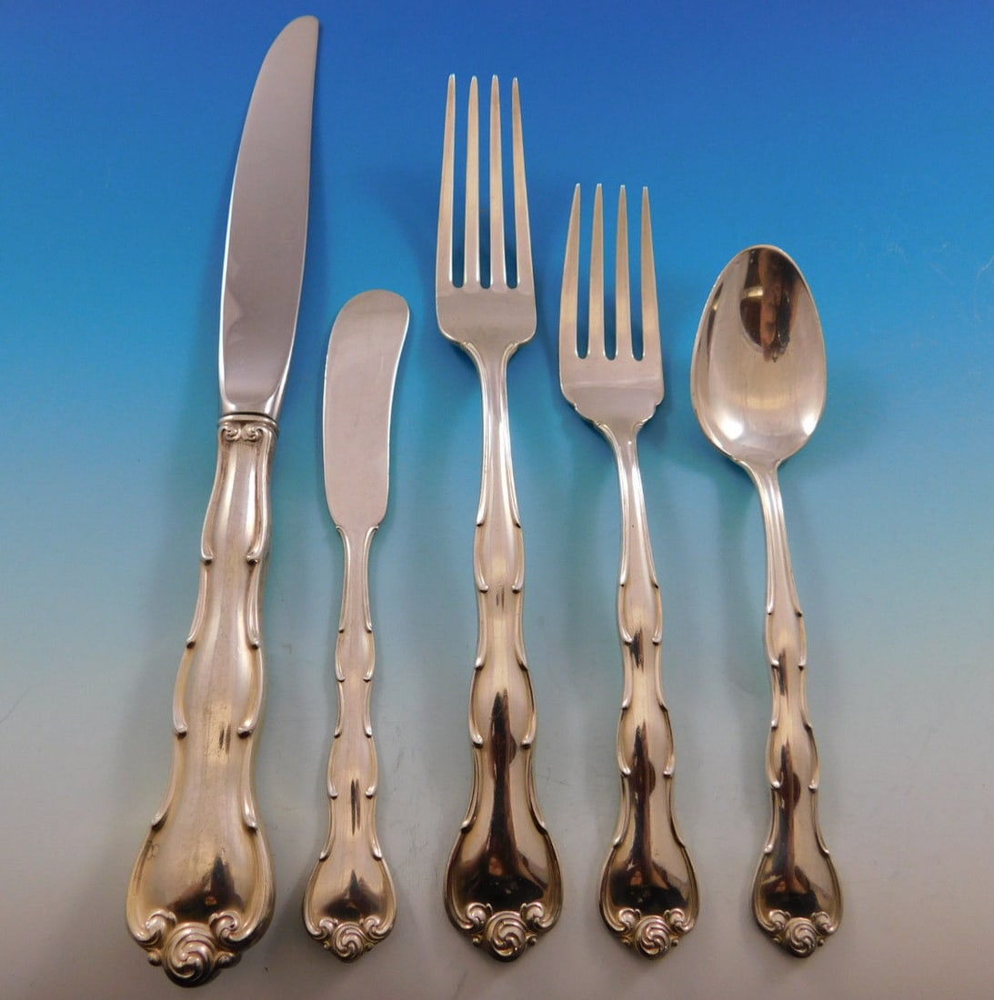 Gorham Rondo Sterling Silver Flatware Set for 12 with 68 Pieces: Gorham Rondo Sterling Silver Flatware Set for 12 with 68 Pieces Elevate your dining experience with the exquisite Rondo by Gorham Sterling Silver Flatware Set, designed for 12 guests. This impressive