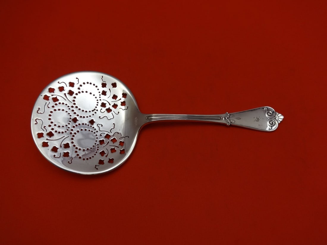 Tiffany & Co Beekman Sterling Silver Tomato Server 8 3/4": Tiffany & Co Beekman Sterling Silver Tomato Server 8 3/4" Introducing the Beekman Tomato Server by Tiffany & Co., a stunning piece of sterling silverware that combines elegance with functionality. Cra
