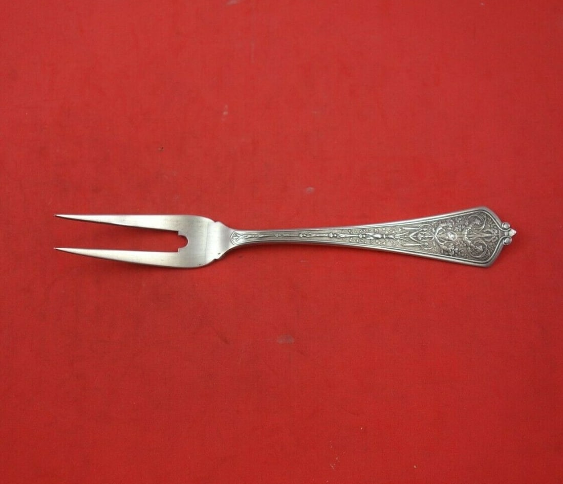 Gorham Lady Washington Sterling Silver 2-Tine Fruit Fork 5 7/8": Gorham Lady Washington Sterling Silver 2-Tine Fruit Fork 5 7/8" This exquisite fruit fork features the elegant "Lady Washington" pattern by Gorham, crafted from high-quality sterling silver. Measuring