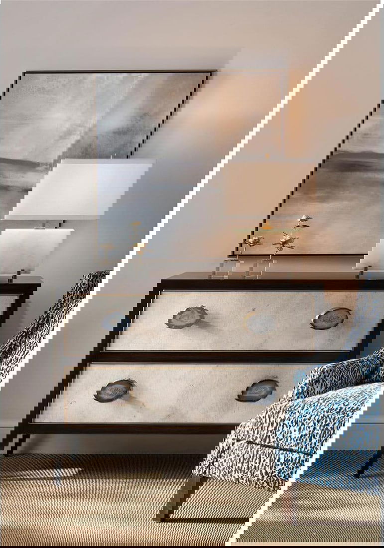 John-Richard Brass Celestite Bloom Cube Sculpture 7.25H 6W 5D: John-Richard Brass Celestite Bloom Cube Sculpture 7.25H 6W 5D Introducing the Elegant Brass Celestite Bloom Cube, a stunning decorative piece that brings a touch of sophistication to any space. This u